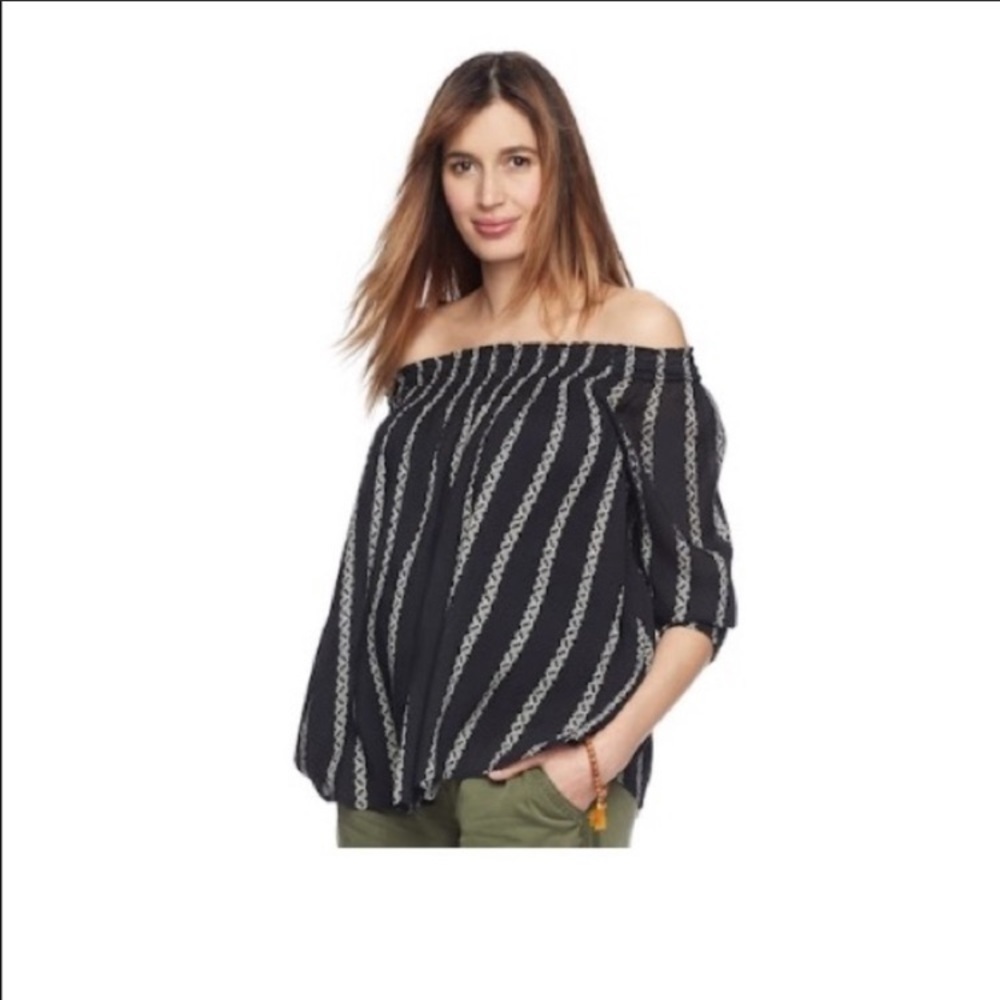 A:Glow off the‎ shoulder smocked top